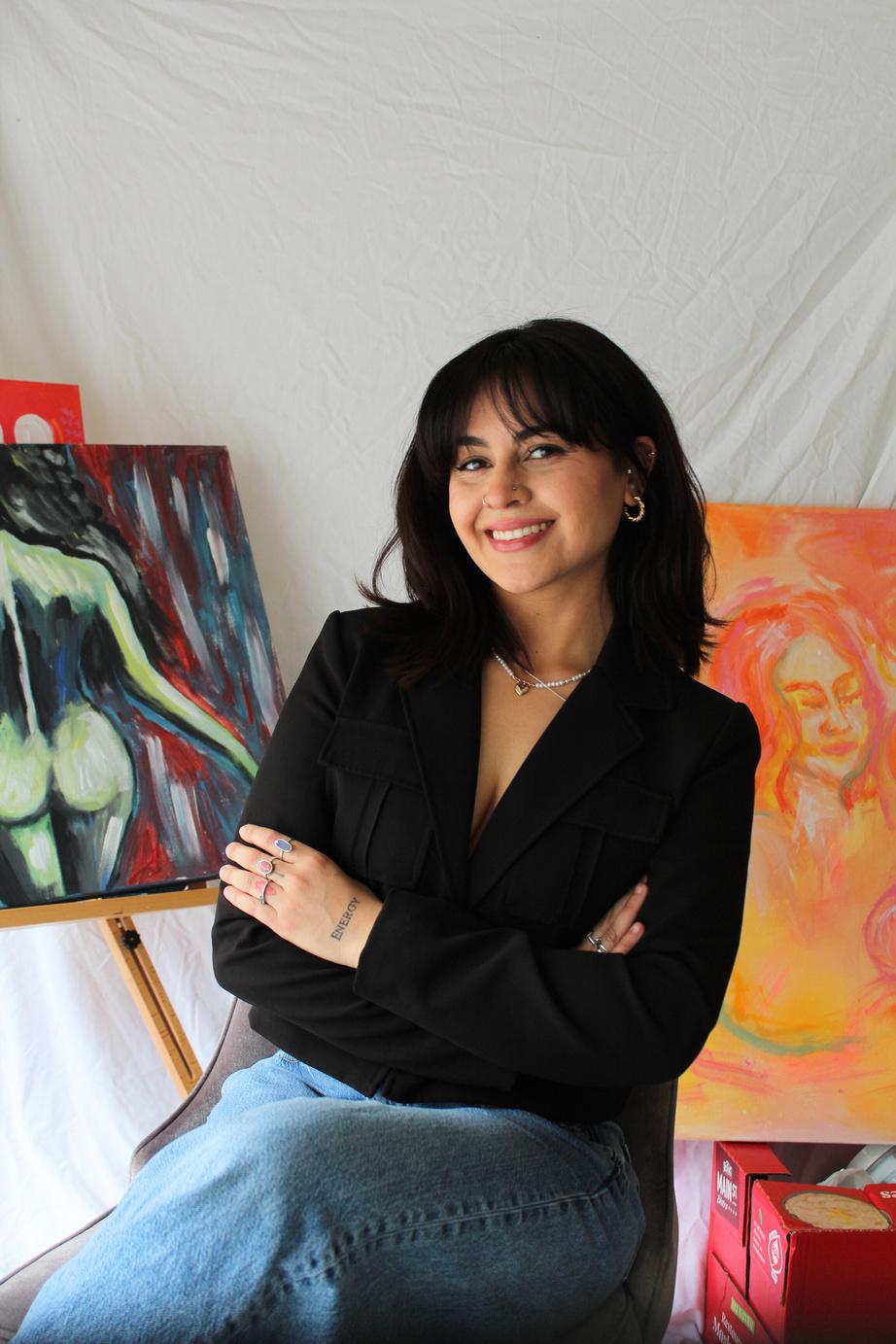 Karen Hugues - Visual artist, muralist and art restorer.